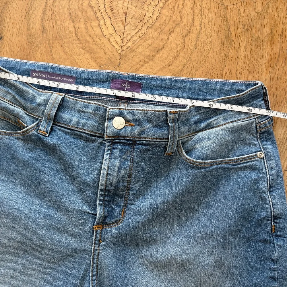 NYDJ Cuffed Hem Jeans – Size 12 💙 Lightwash & Stretchy